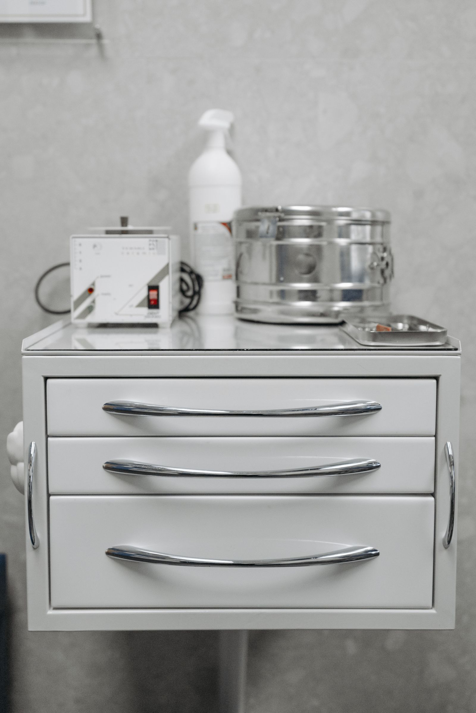 Sterilisation cabinet holding cleaned and packed dental instruments